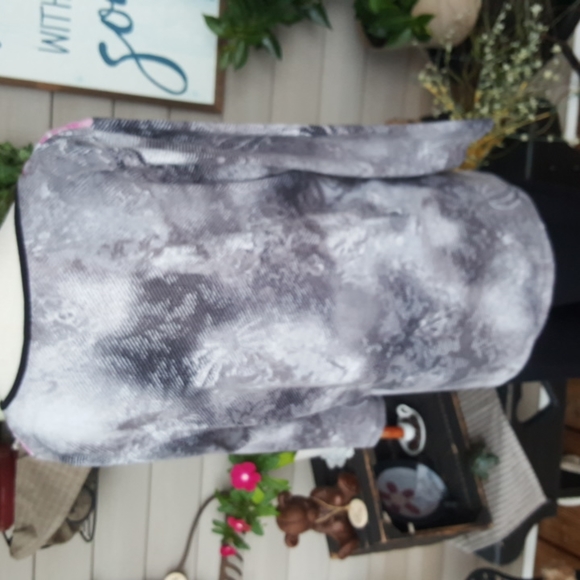 LAURA ASHLEY ♡ Gorgeous Black|Pink|White|Gray Embellished Bling Floral Top XL - Picture 11 of 17